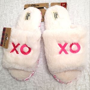 Dluxe by Dearfoams XOXO Faux Fur Memory Foam Slippers